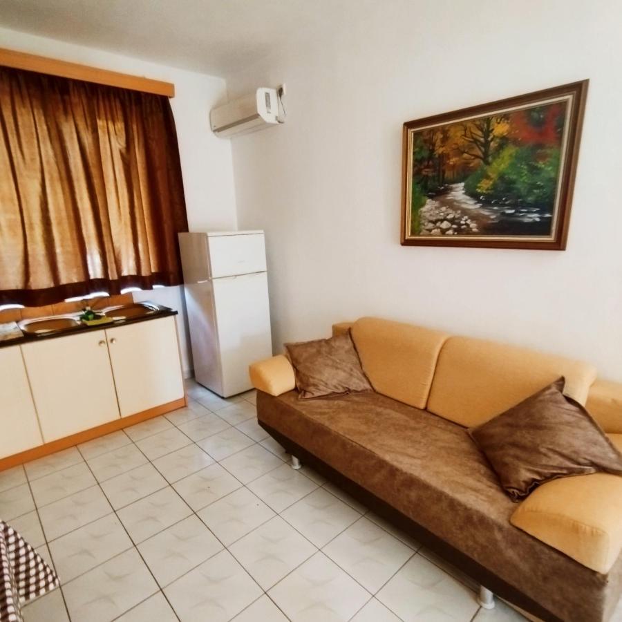 Mejdi Apartments Sarande Bagian luar foto