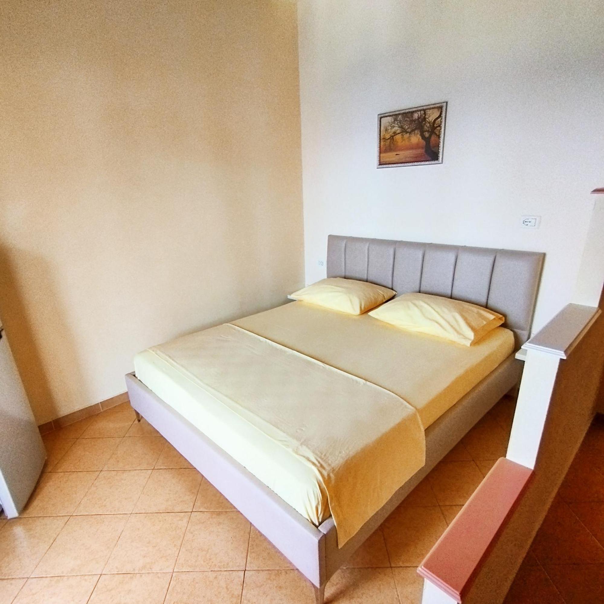 Mejdi Apartments Sarande Ruang foto